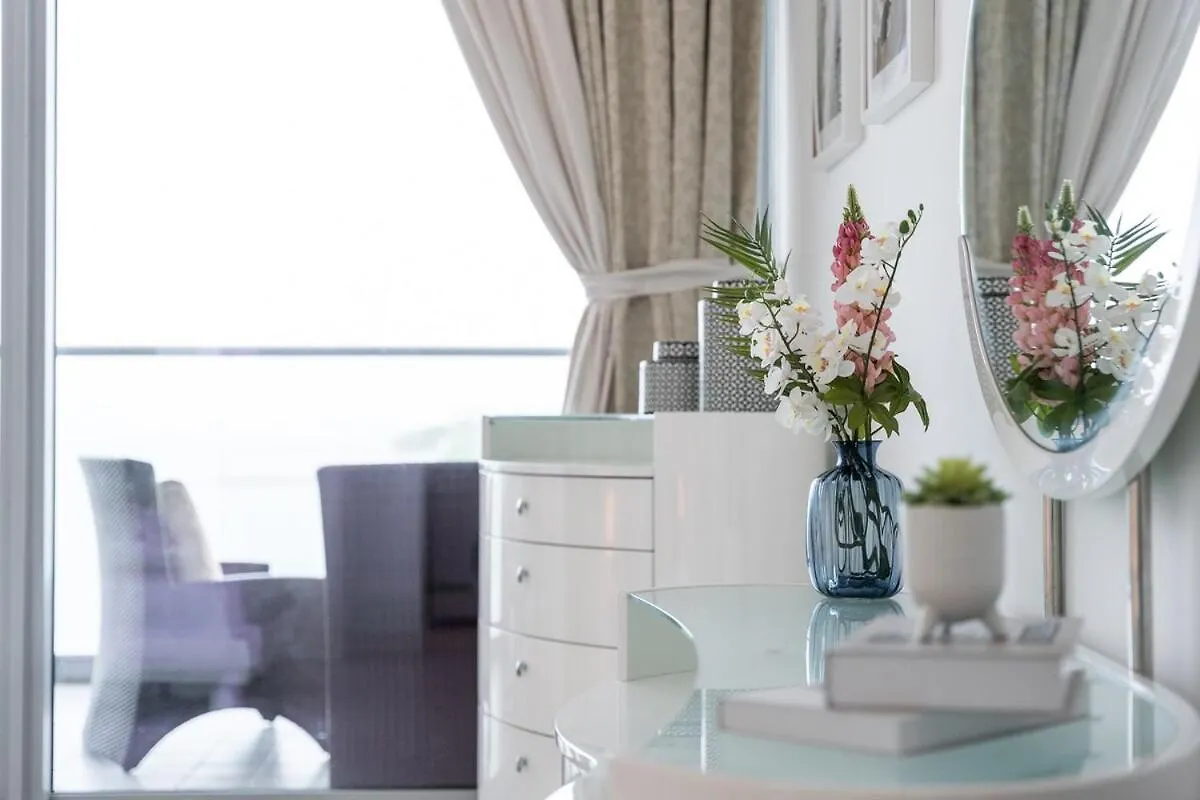 Sleeps 4 With The Palm Beach View Apartment Dubai United Arab Emirates