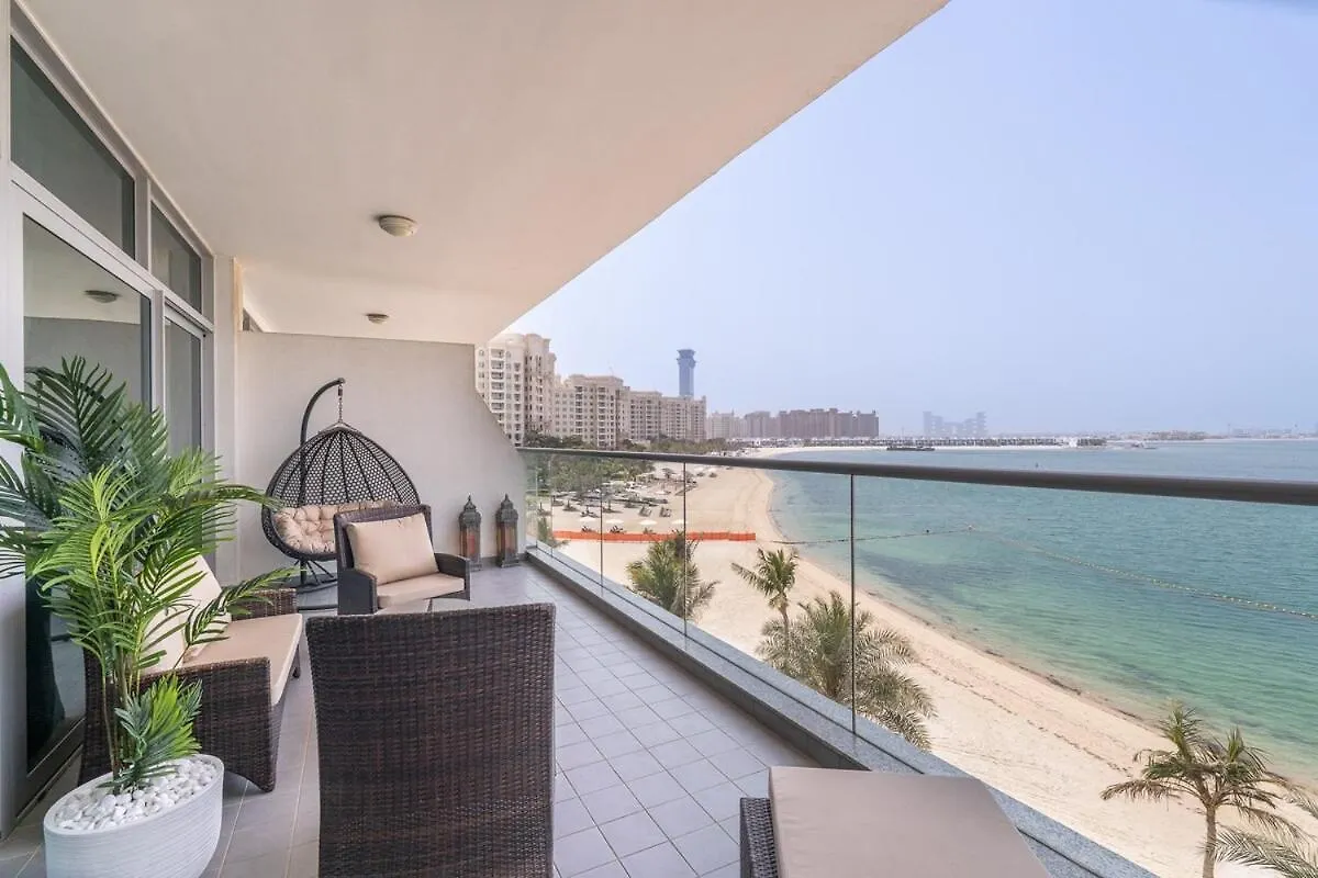 Sleeps 4 With The Palm Beach View Apartment Dubai