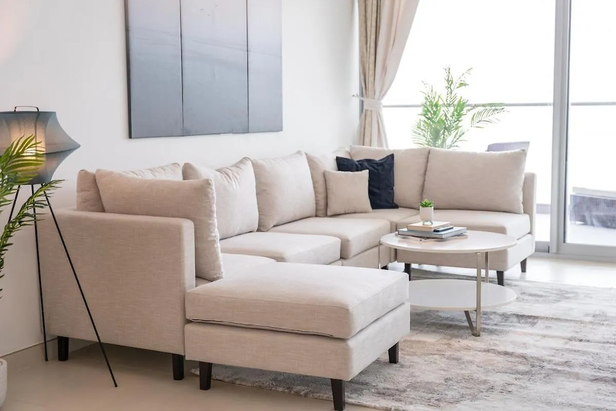 Sleeps 4 With The Palm Beach View Apartment Dubai