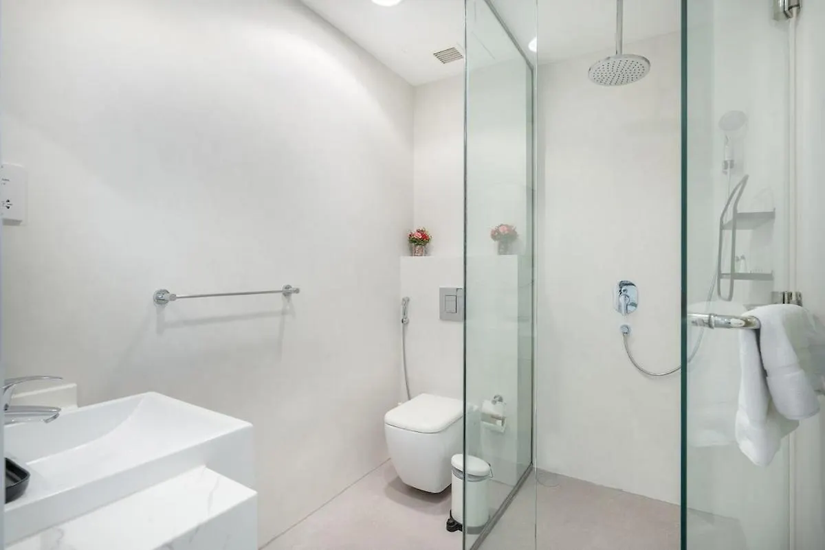 Sleeps 4 With The Palm Beach View Apartment Dubai