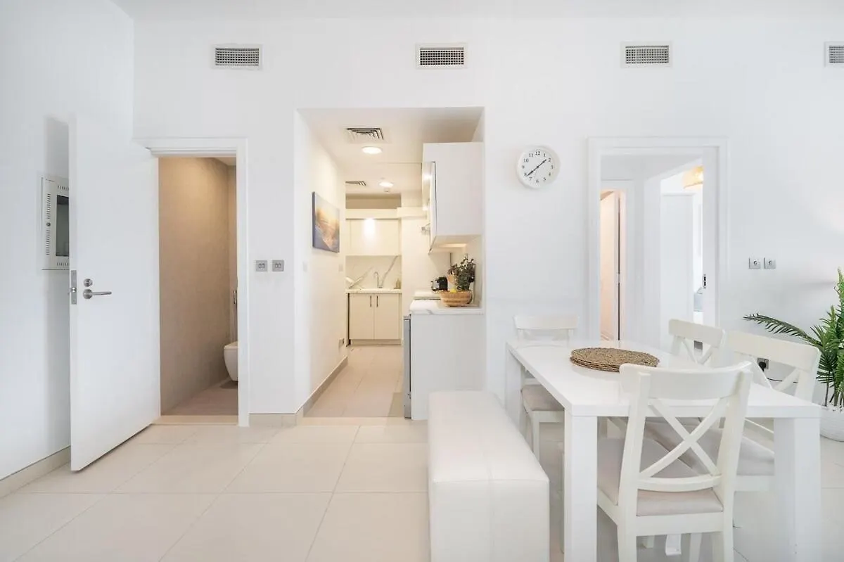 Sleeps 4 With The Palm Beach View Apartment Dubai