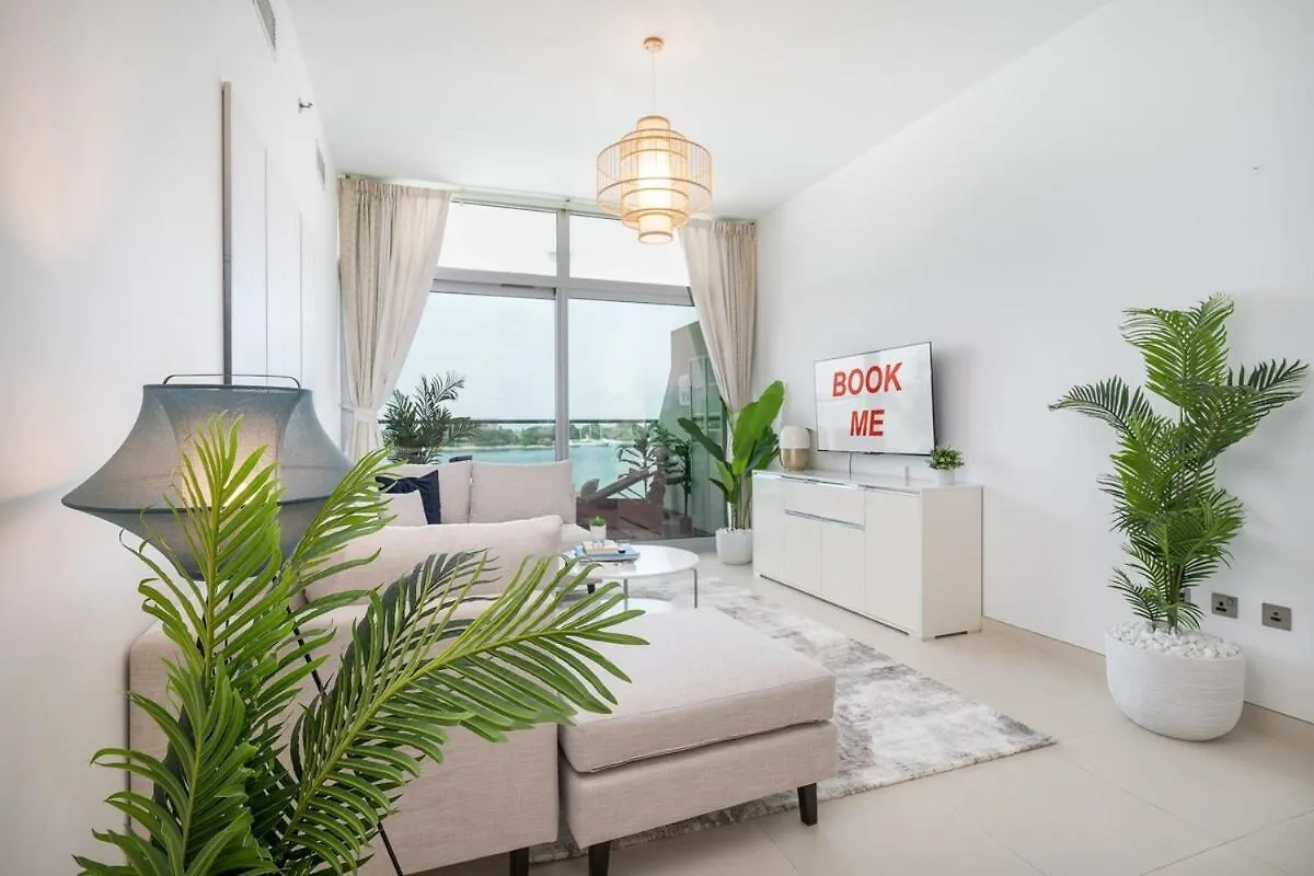 Sleeps 4 With The Palm Beach View Apartment Dubai